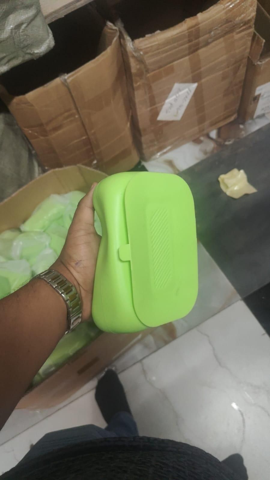 Suction Cup Tissue Box: The Perfect Blend of Convenience and Style